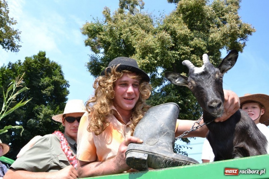 Zdjęcie w galerii na portalu naszraciborz.pl: Chałupki - MEGA frekwencja i o. Mateusz wiadomości z regionu