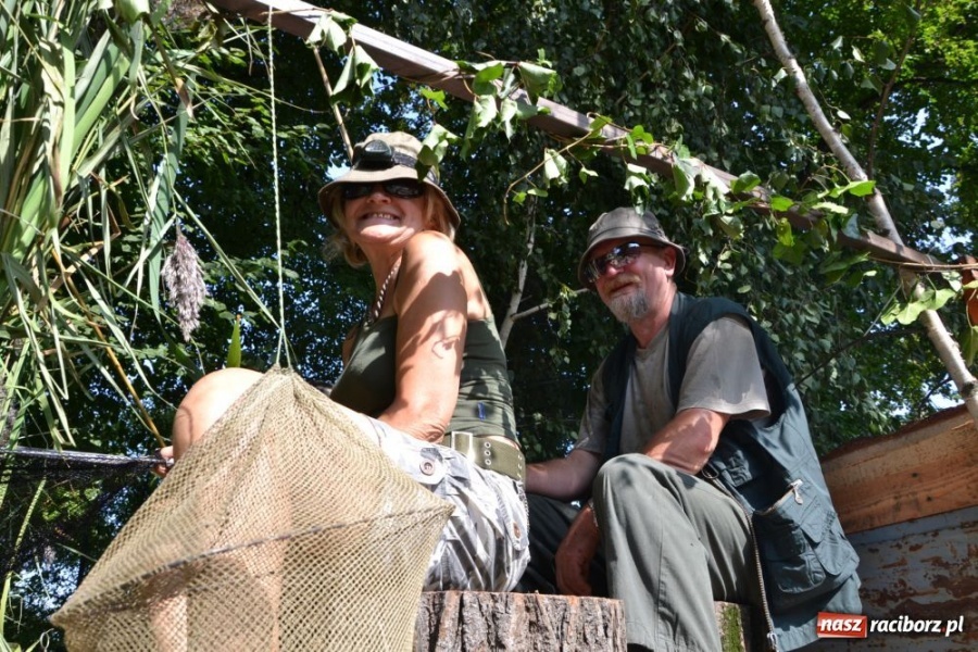 Zdjęcie w galerii na portalu naszraciborz.pl: Chałupki - MEGA frekwencja i o. Mateusz wiadomości z regionu