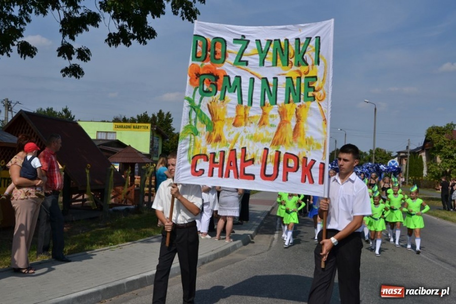 Zdjęcie w galerii na portalu naszraciborz.pl: Chałupki - MEGA frekwencja i o. Mateusz wiadomości z regionu
