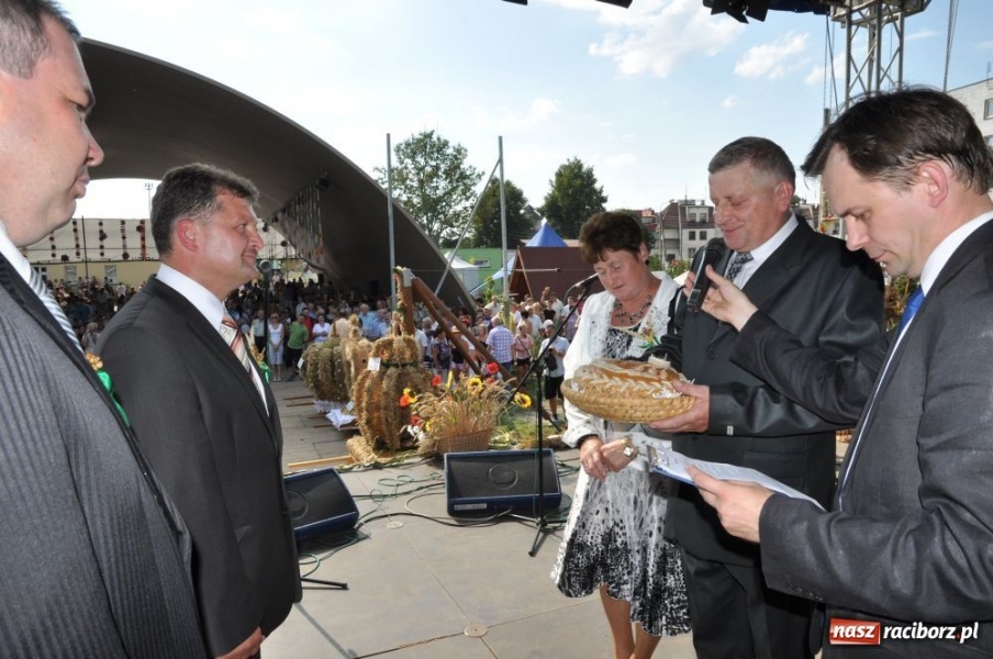 Zdjęcie w galerii na portalu naszraciborz.pl: Chałupki - MEGA frekwencja i o. Mateusz wiadomości z regionu