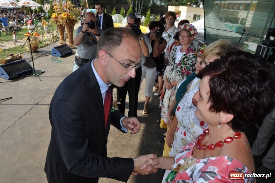 Zdjęcie w galerii na portalu naszraciborz.pl: Chałupki - MEGA frekwencja i o. Mateusz wiadomości z regionu