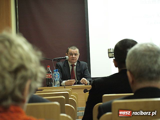 Zdjęcie w galerii na portalu naszraciborz.pl: Nudny minister i błyskotliwy filozof wiadomości z regionu