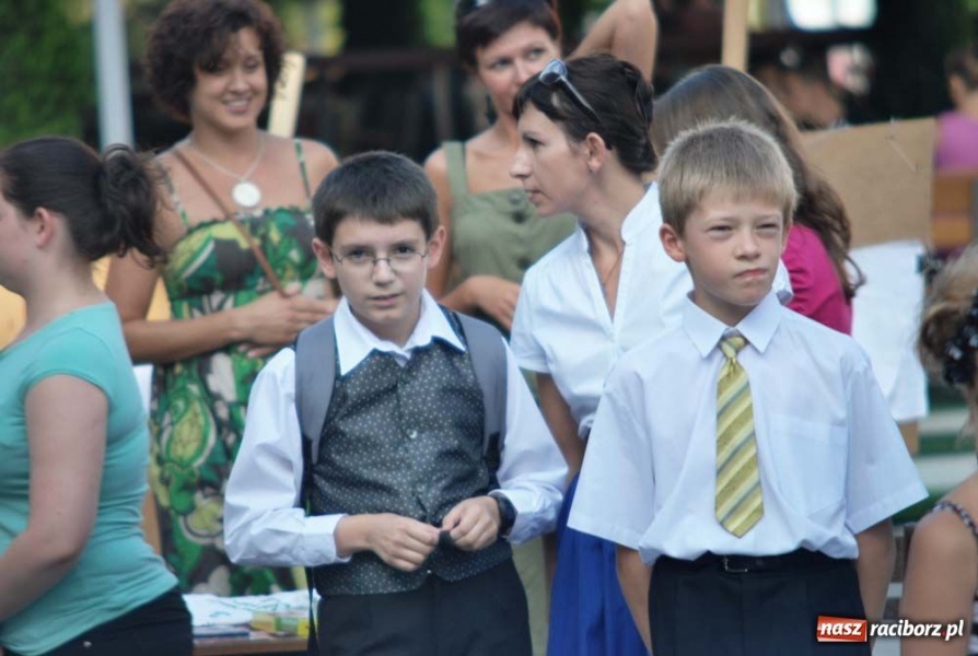 Zdjęcie w galerii na portalu naszraciborz.pl: Kolorowa niedziela na raciborskim Rynku wiadomości z regionu