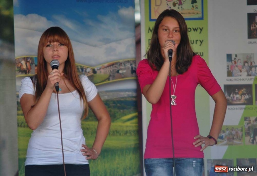 Zdjęcie w galerii na portalu naszraciborz.pl: Kolorowa niedziela na raciborskim Rynku wiadomości z regionu