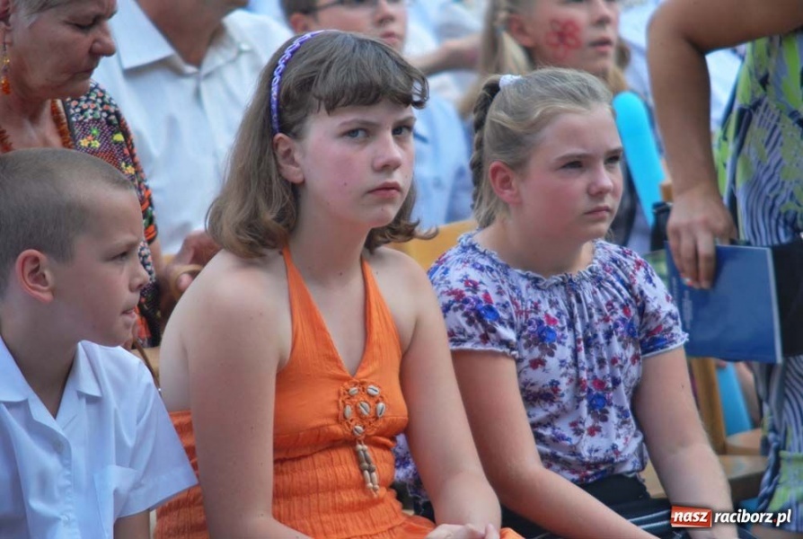 Zdjęcie w galerii na portalu naszraciborz.pl: Kolorowa niedziela na raciborskim Rynku wiadomości z regionu