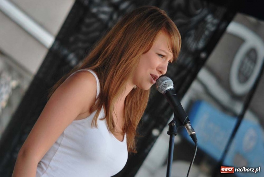 Zdjęcie w galerii na portalu naszraciborz.pl: Kolorowa niedziela na raciborskim Rynku wiadomości z regionu