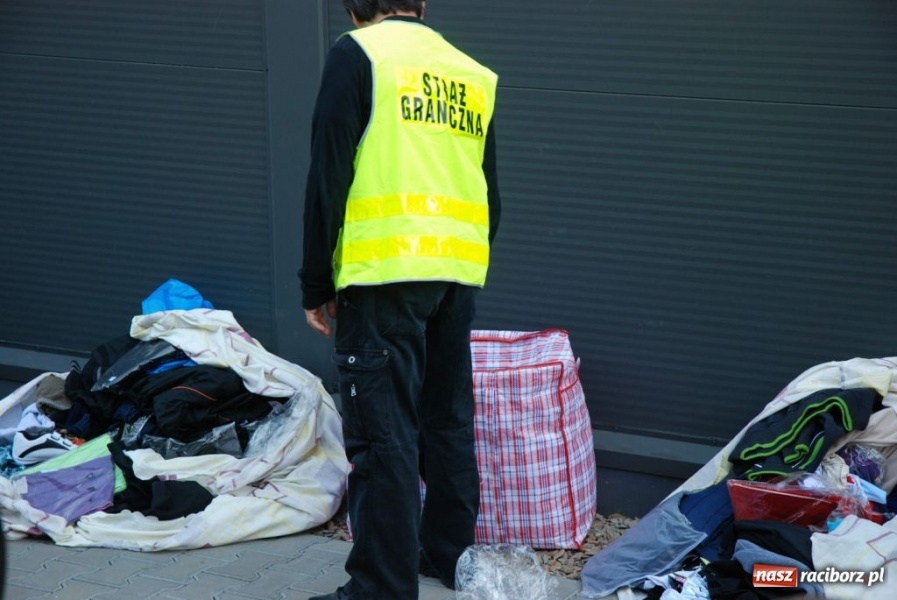 Zdjęcie w galerii na portalu naszraciborz.pl: ŚOSG: Zatrzymane kolejne podróbki odzieży i obuwia wiadomości z regionu