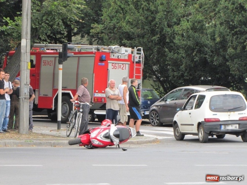 Zdjęcie w galerii na portalu naszraciborz.pl: Kierowca skutera uderzył w seicento wiadomości z regionu
