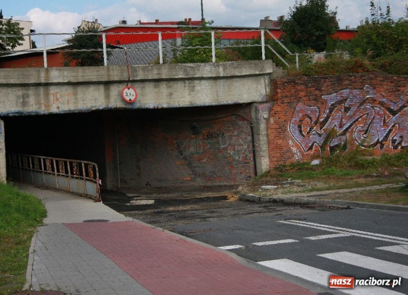 Zdjęcie w galerii na portalu naszraciborz.pl: Nowy plac Notburgi, remont pływalni PWSZ wiadomości z regionu