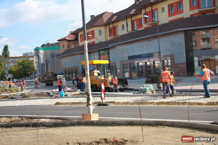 Zdjęcie w galerii na portalu naszraciborz.pl: Nowy plac Notburgi, remont pływalni PWSZ wiadomości z regionu