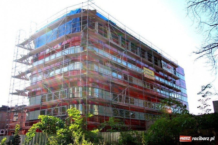 Zdjęcie w galerii na portalu naszraciborz.pl: Nowy plac Notburgi, remont pływalni PWSZ wiadomości z regionu