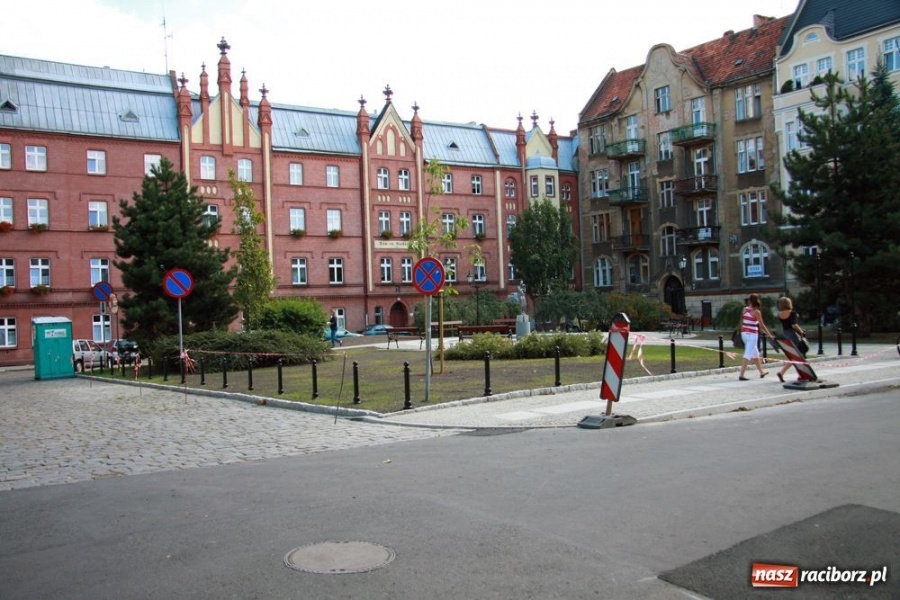 Zdjęcie w galerii na portalu naszraciborz.pl: Nowy plac Notburgi, remont pływalni PWSZ wiadomości z regionu