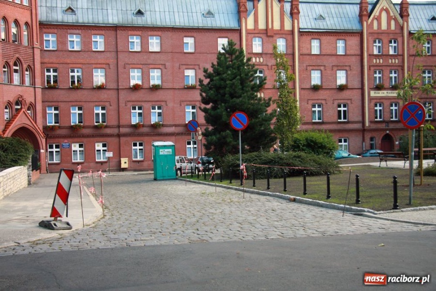 Zdjęcie w galerii na portalu naszraciborz.pl: Nowy plac Notburgi, remont pływalni PWSZ wiadomości z regionu