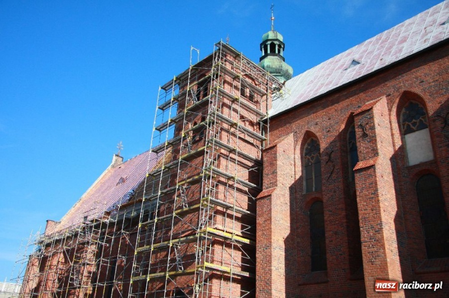 Zdjęcie w galerii na portalu naszraciborz.pl: Nowy plac Notburgi, remont pływalni PWSZ wiadomości z regionu