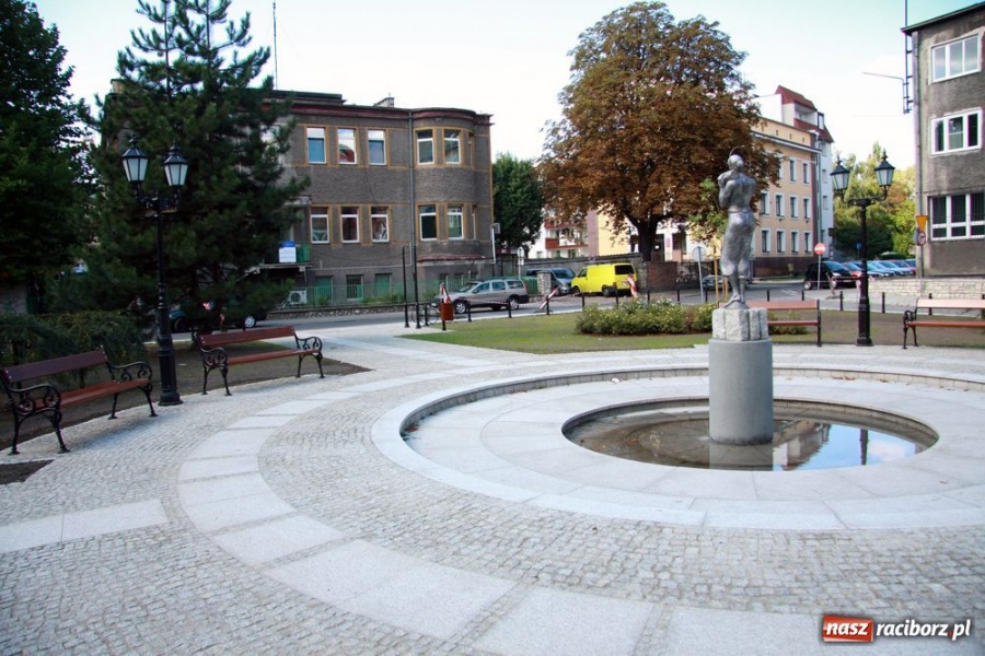 Zdjęcie w galerii na portalu naszraciborz.pl: Nowy plac Notburgi, remont pływalni PWSZ wiadomości z regionu