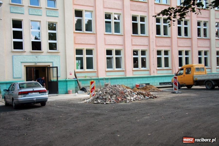 Zdjęcie w galerii na portalu naszraciborz.pl: Nowy plac Notburgi, remont pływalni PWSZ wiadomości z regionu