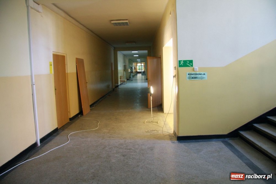 Zdjęcie w galerii na portalu naszraciborz.pl: Nowy plac Notburgi, remont pływalni PWSZ wiadomości z regionu