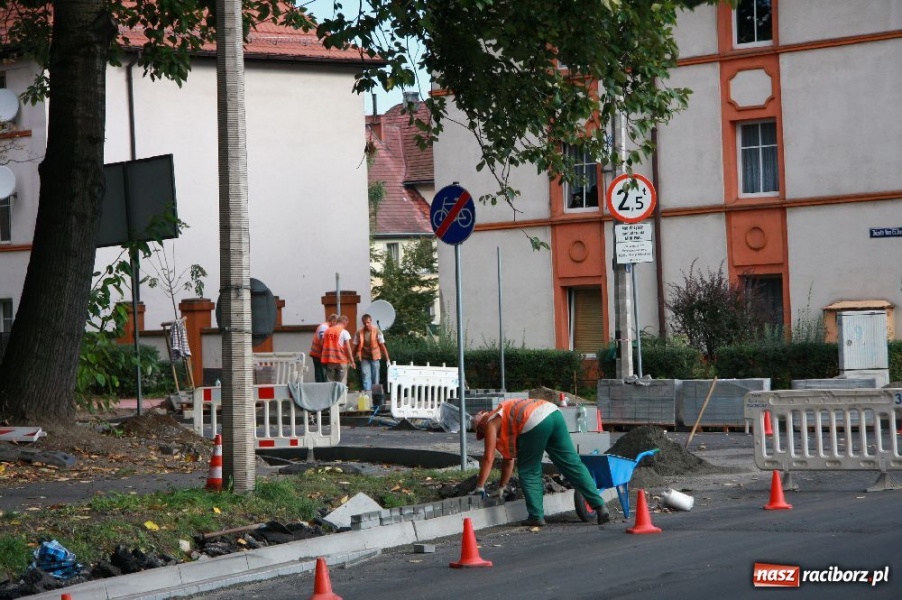 Zdjęcie w galerii na portalu naszraciborz.pl: Nowy plac Notburgi, remont pływalni PWSZ wiadomości z regionu