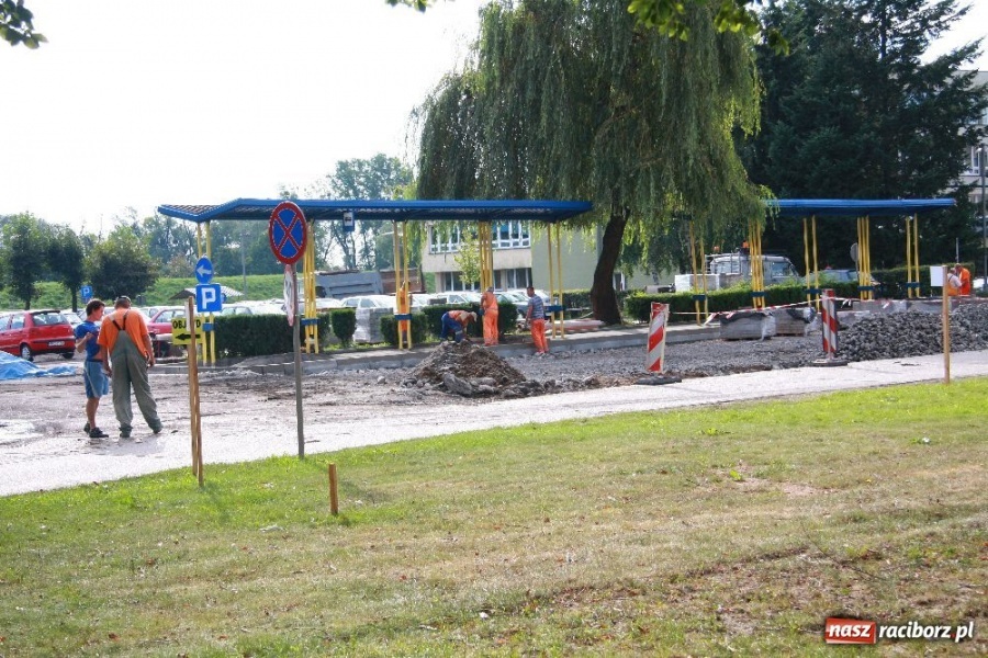 Zdjęcie w galerii na portalu naszraciborz.pl: Nowy plac Notburgi, remont pływalni PWSZ wiadomości z regionu