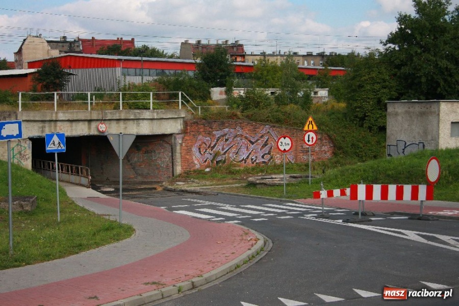 Zdjęcie w galerii na portalu naszraciborz.pl: Nowy plac Notburgi, remont pływalni PWSZ wiadomości z regionu