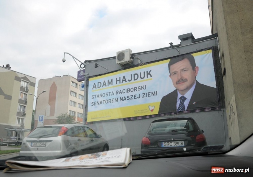 Zdjęcie w galerii na portalu naszraciborz.pl: Inauguracja kampanii na rondzie wiadomości z regionu