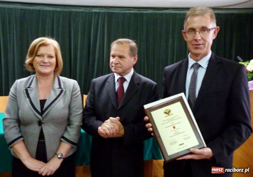 Zdjęcie w galerii na portalu naszraciborz.pl: Bank i prezydent odebrali Orły wiadomości z regionu