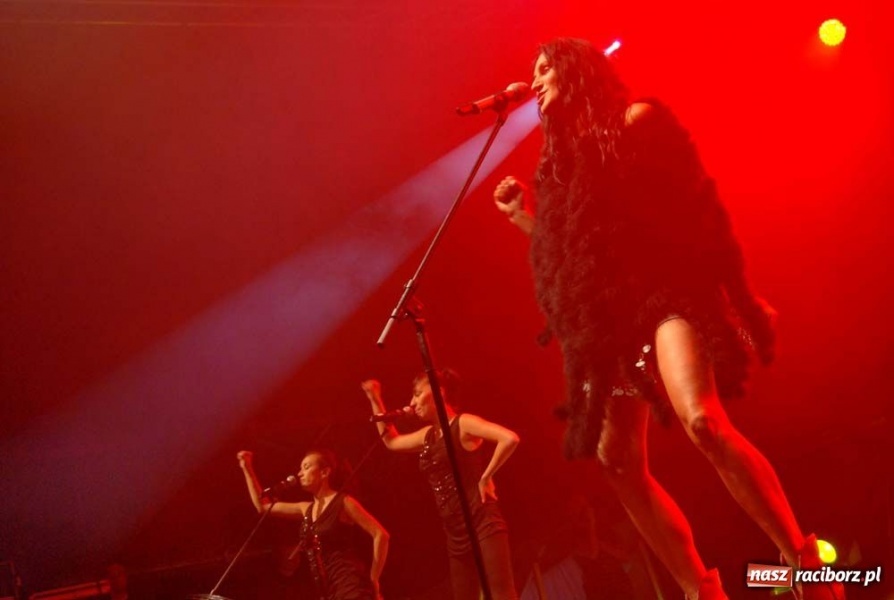 Zdjęcie w galerii na portalu naszraciborz.pl: Racibórz pożegnał lato z Kayah wiadomości z regionu