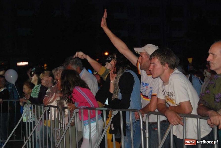 Zdjęcie w galerii na portalu naszraciborz.pl: Racibórz pożegnał lato z Kayah wiadomości z regionu