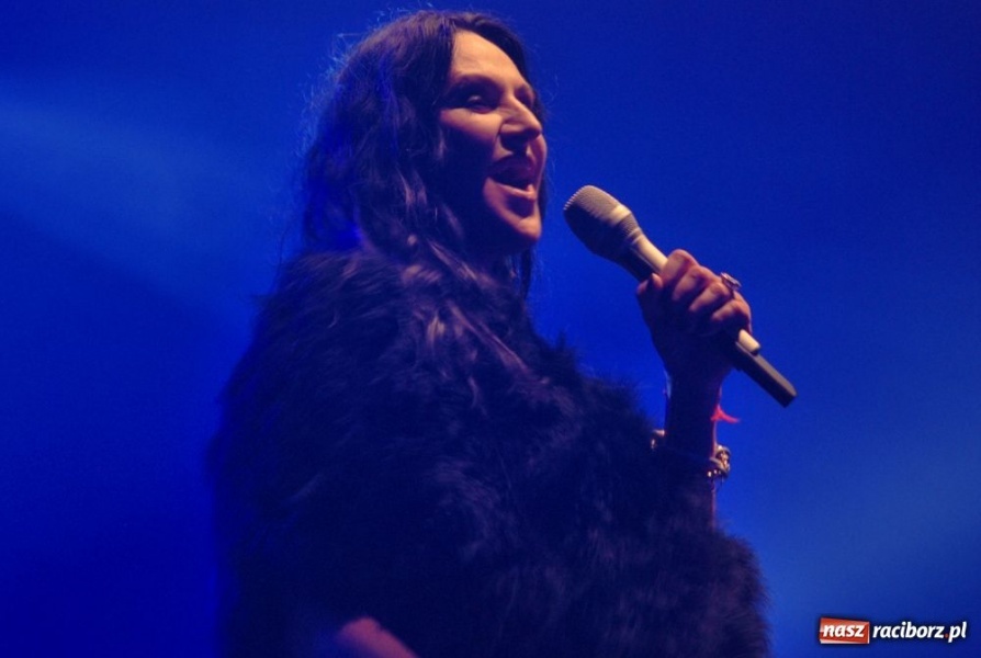 Zdjęcie w galerii na portalu naszraciborz.pl: Racibórz pożegnał lato z Kayah wiadomości z regionu