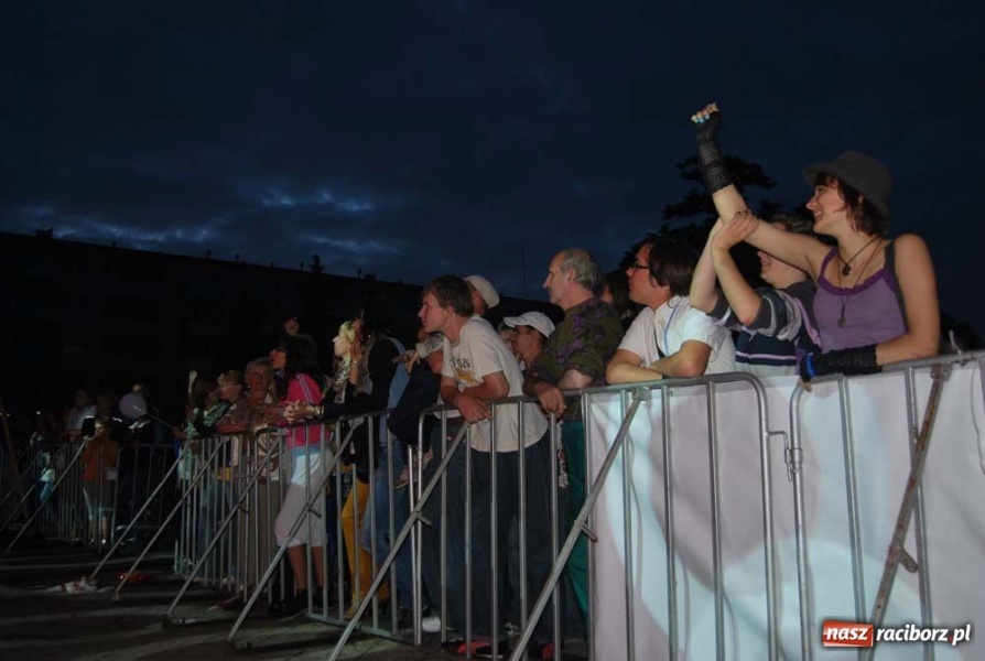 Zdjęcie w galerii na portalu naszraciborz.pl: Racibórz pożegnał lato z Kayah wiadomości z regionu