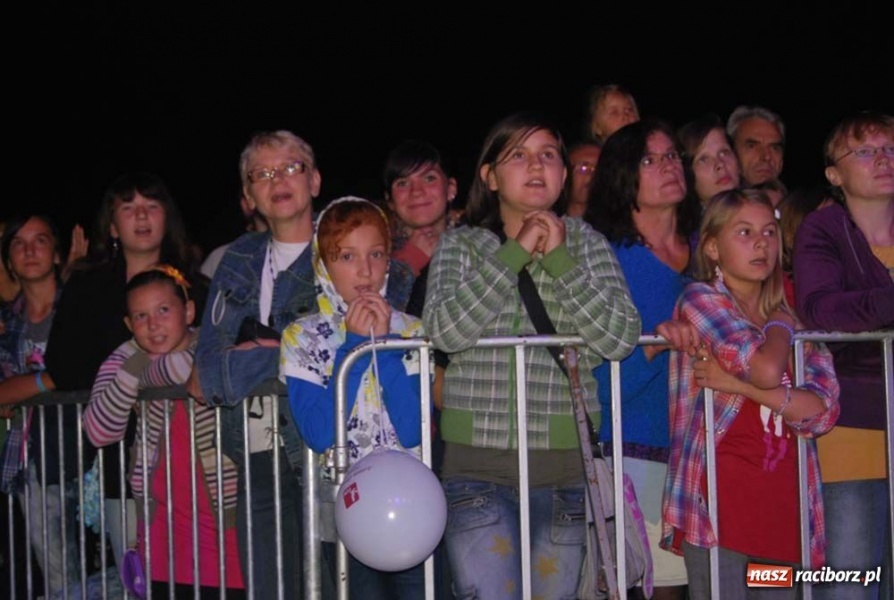 Zdjęcie w galerii na portalu naszraciborz.pl: Racibórz pożegnał lato z Kayah wiadomości z regionu