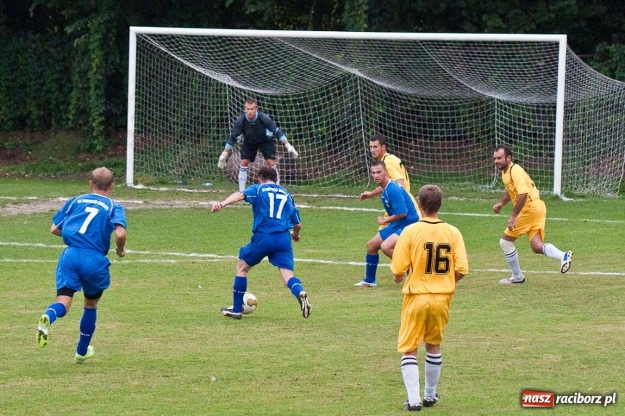 Zdjęcie w galerii na portalu naszraciborz.pl: B klasa: hit kolejki na remis wiadomości z regionu