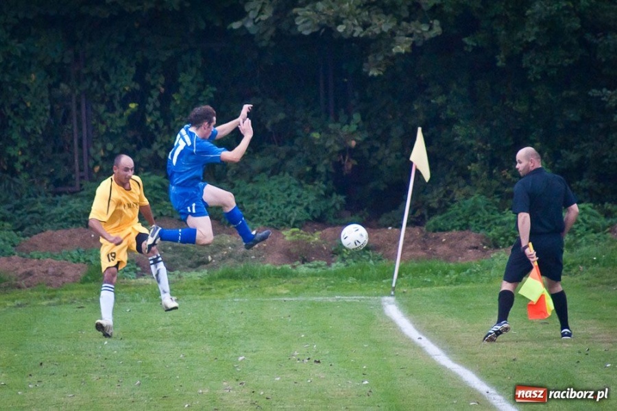 Zdjęcie w galerii na portalu naszraciborz.pl: B klasa: hit kolejki na remis wiadomości z regionu