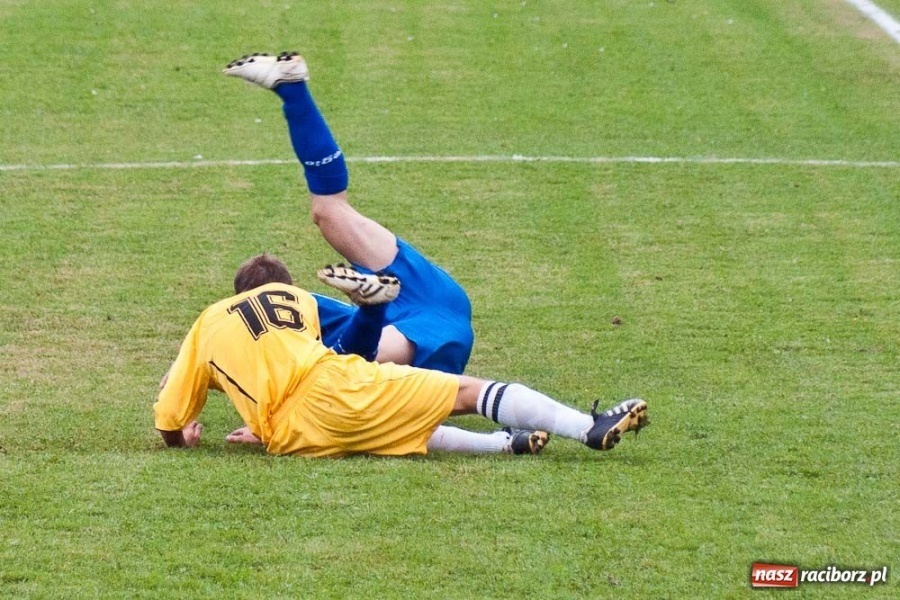 Zdjęcie w galerii na portalu naszraciborz.pl: B klasa: hit kolejki na remis wiadomości z regionu