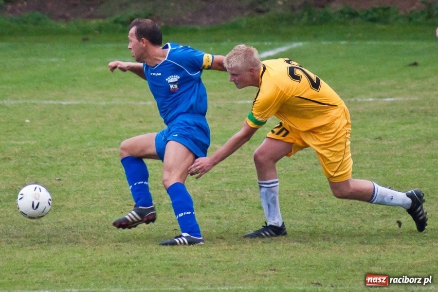Zdjęcie w galerii na portalu naszraciborz.pl: B klasa: hit kolejki na remis wiadomości z regionu