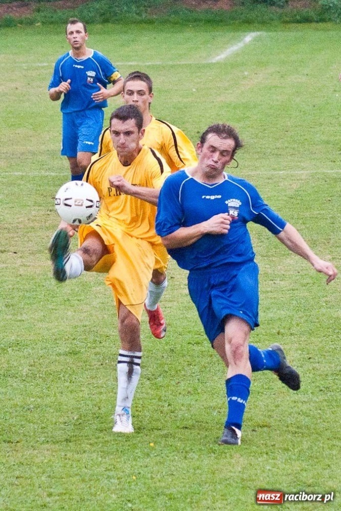 Zdjęcie w galerii na portalu naszraciborz.pl: B klasa: hit kolejki na remis wiadomości z regionu