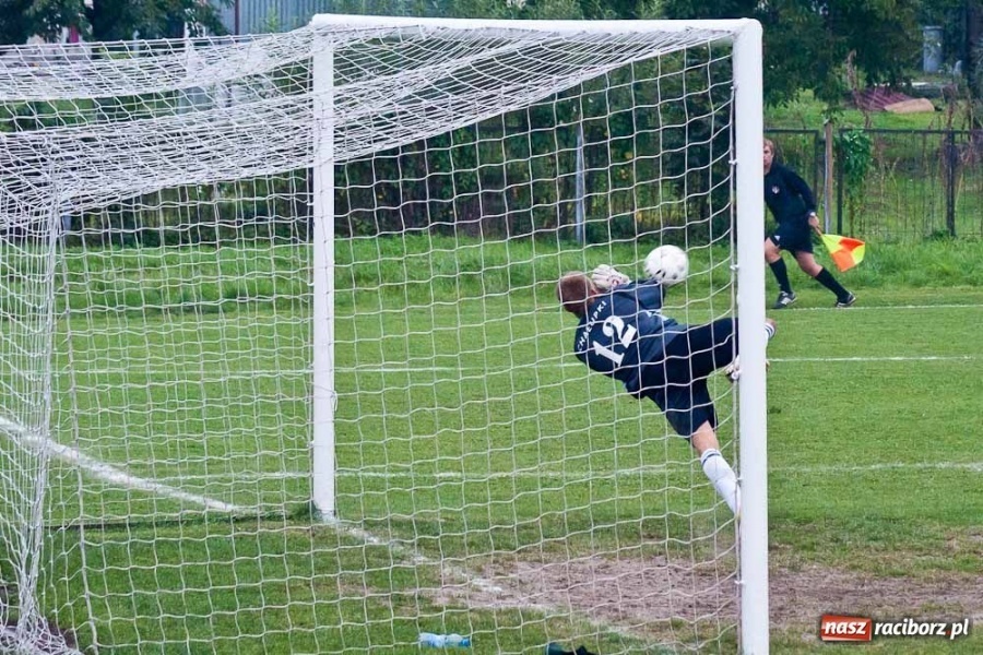 Zdjęcie w galerii na portalu naszraciborz.pl: B klasa: hit kolejki na remis wiadomości z regionu