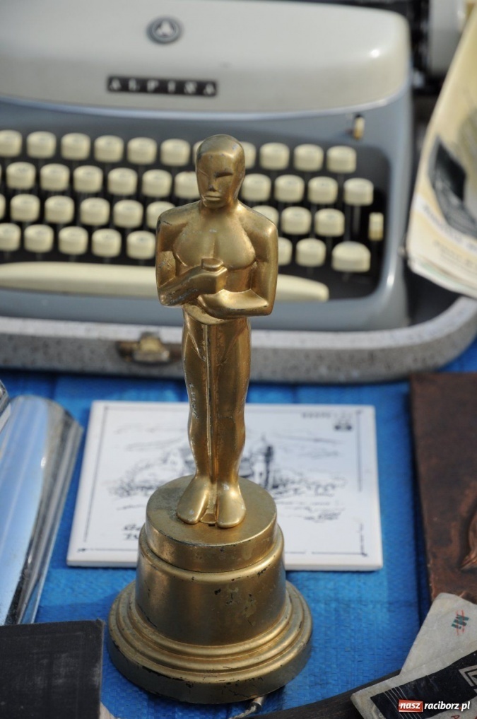 Zdjęcie w galerii na portalu naszraciborz.pl: Starocie i łakocie przy moście cesarza wiadomości z regionu