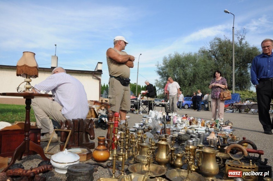 Zdjęcie w galerii na portalu naszraciborz.pl: Starocie i łakocie przy moście cesarza wiadomości z regionu