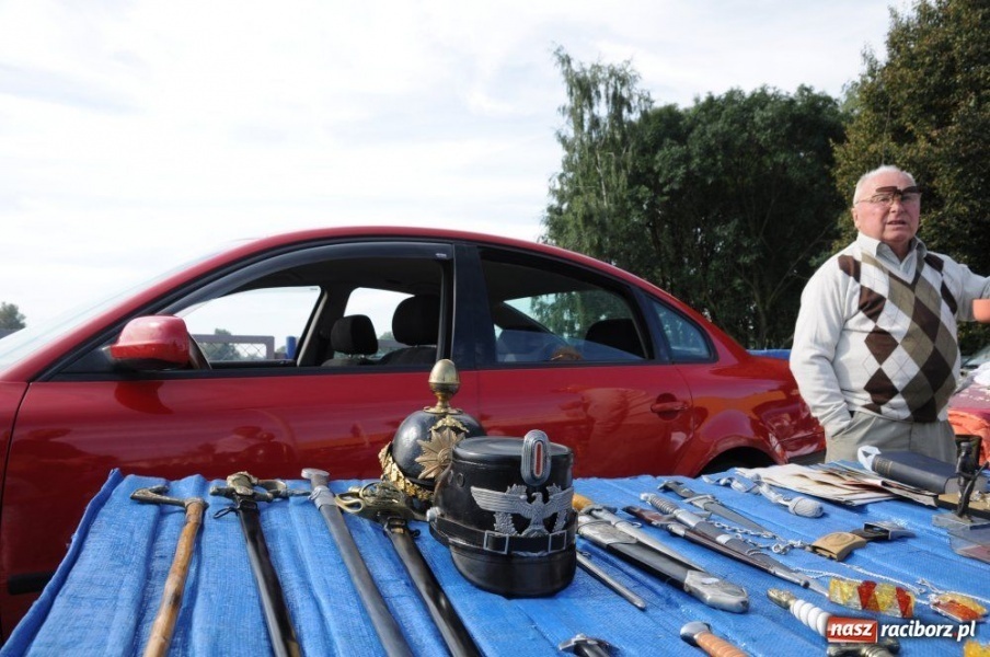 Zdjęcie w galerii na portalu naszraciborz.pl: Starocie i łakocie przy moście cesarza wiadomości z regionu