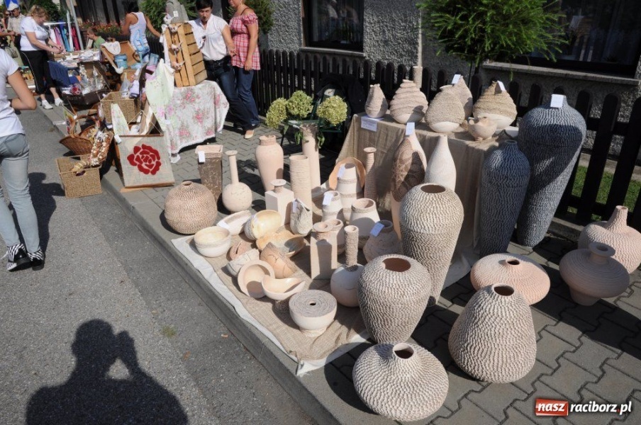 Zdjęcie w galerii na portalu naszraciborz.pl: Starocie i łakocie przy moście cesarza wiadomości z regionu