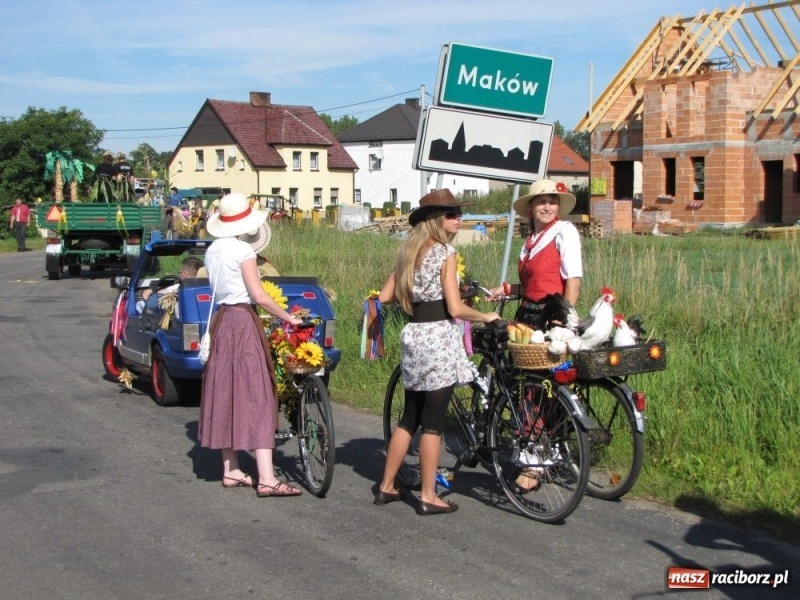 Zdjęcie w galerii na portalu naszraciborz.pl: W Makowie dożynki z Makumbą wiadomości z regionu