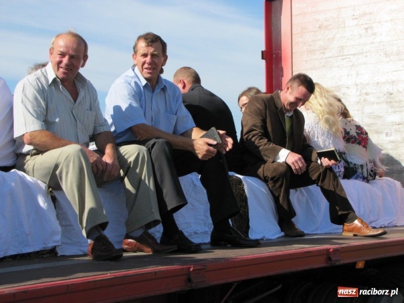 Zdjęcie w galerii na portalu naszraciborz.pl: W Makowie dożynki z Makumbą wiadomości z regionu