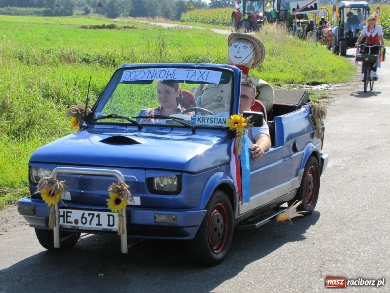 Zdjęcie w galerii na portalu naszraciborz.pl: W Makowie dożynki z Makumbą wiadomości z regionu