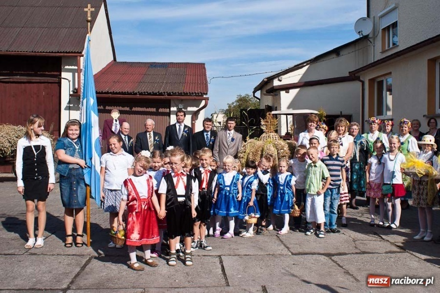 Zdjęcie w galerii na portalu naszraciborz.pl: Dożynki sołeckie w Tworkowie wiadomości z regionu