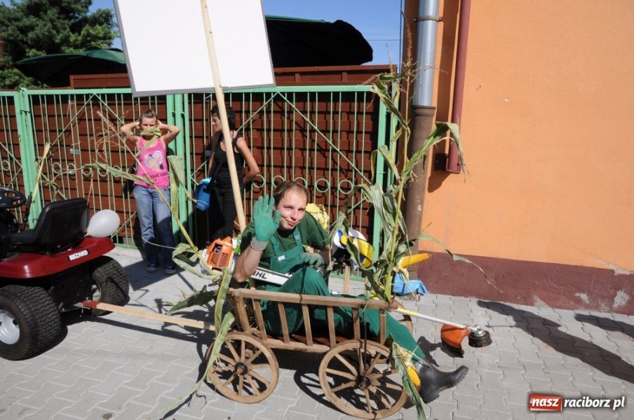 Zdjęcie w galerii na portalu naszraciborz.pl: W Pietrowicach rewia sprzętu wiadomości z regionu