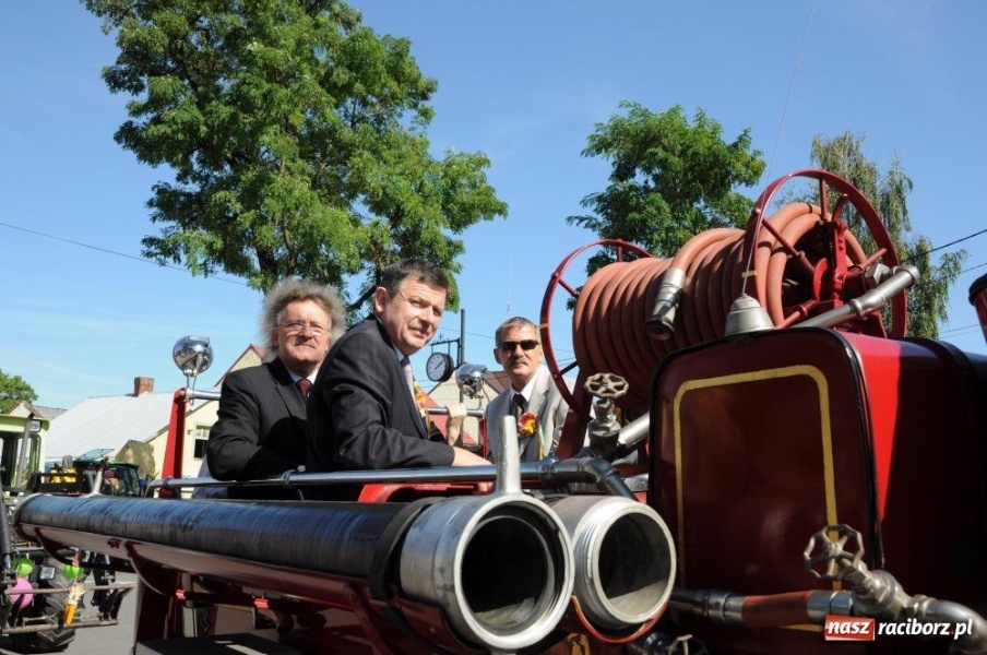 Zdjęcie w galerii na portalu naszraciborz.pl: W Pietrowicach rewia sprzętu wiadomości z regionu