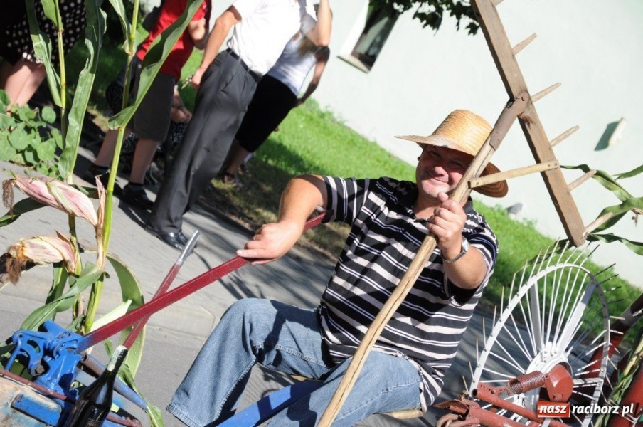 Zdjęcie w galerii na portalu naszraciborz.pl: W Pietrowicach rewia sprzętu wiadomości z regionu