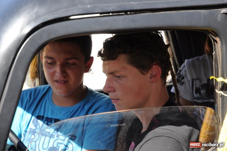 Zdjęcie w galerii na portalu naszraciborz.pl: W Pietrowicach rewia sprzętu wiadomości z regionu