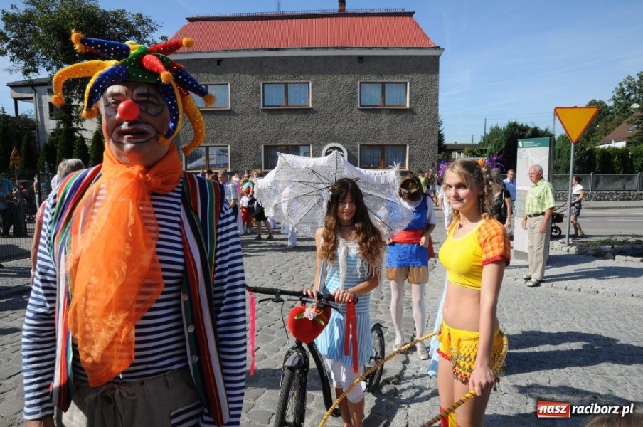 Zdjęcie w galerii na portalu naszraciborz.pl: Dobrodzieje mają teraz swoją aleję wiadomości z regionu